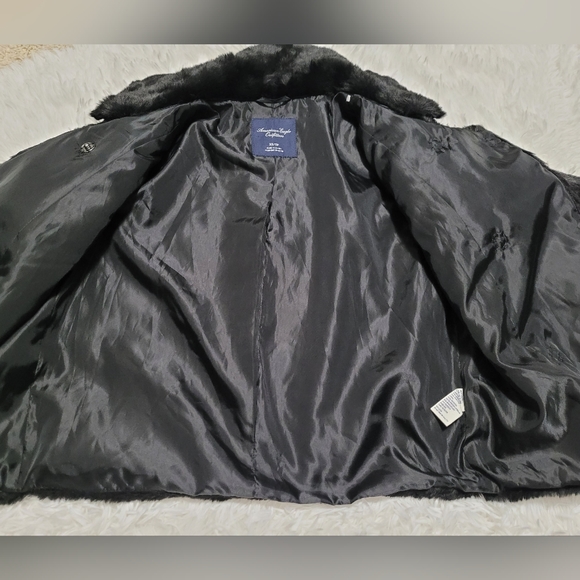 American Eagle Outfitters Faux Fur Cropped Jacket in XS - Picture 5 of 9
